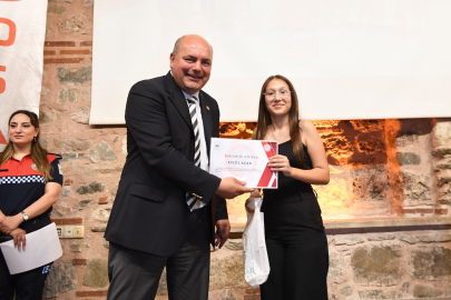 Osmangazi’de deprem tatbikatını başarıyla tamamlayan öğrencilere sertifika verildi