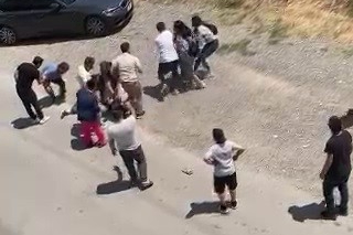 Aile direnişine dönen firarda narkotik polisi şüpheliyi böyle yakaladı