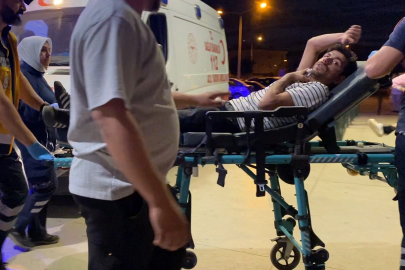 Engelli genci boynundan bıçakladı