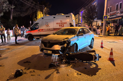 Otomobil ile çarpışan motosiklet sürücüsü ağır yaralı