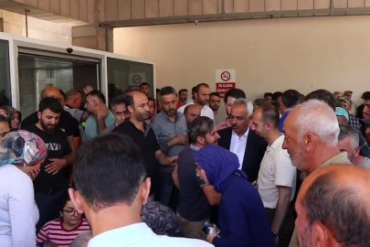 Taş ocağı işçilerinin yakınları hastane önünde gözyaşlarına boğuldu