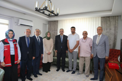 Bursa Valisi Ayyıldız, 15 Temmuz gazisini ziyaret etti