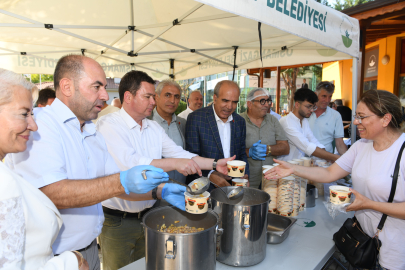 Osmangazi’de aşure kazanları kardeşlik için kaynadı