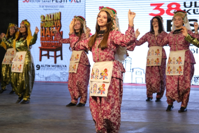 İnegöl festivali kültürün eşsiz birlikteliğine sahne oldu.