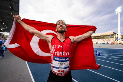 Berke Akçam’dan altın madalya