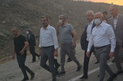 Ulaştırma ve Altyapı Bakanı Abdulkadir Uraloğlu yangın bölgesinde