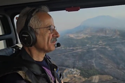 Bakan Uraloğlu, helikopterle Bursa’daki yangın bölgesini inceledi