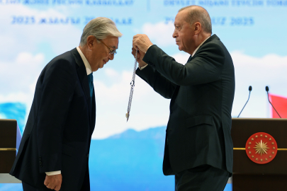 Cumhurbaşkanı Erdoğan tarafından Kazakistan Cumhurbaşkanı Tokayev’e Devlet Nişanı tevcih edildi