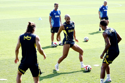 Fenerbahçe, hazırlıklarını sürdürdü