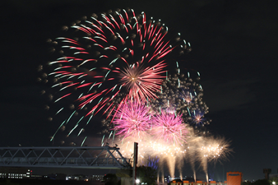 İstanbul'da havai fişek, meşale, patlayıcı ve yanıcı madde satışı yasaklandı