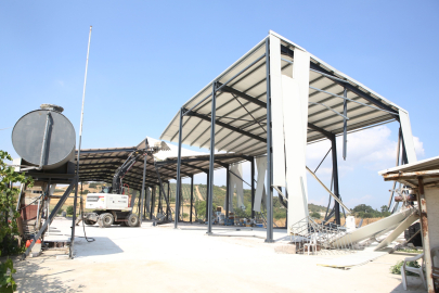 Yolçatı Mahallesi’nde kaçak iş yeri yıkıldı