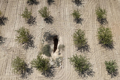 Yapay mağara zannedilen yapının kaya mezarı olduğu ortaya çıktı