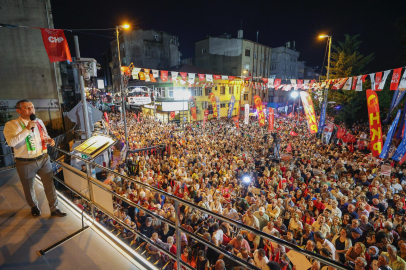 CHP Genel Başkanı Özel, Bayrampaşa'da düzenlenen mitingde konuştu