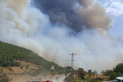 Mersin'deki orman yangınında evler tedbiren boşaltılıyor