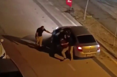 Trafikte yumruklu kavga, cadde ringe döndü