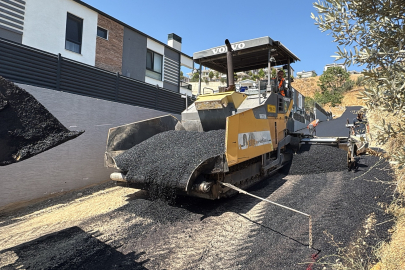Gemlik’te asfalt atağı Umurbey’de devam ediyor