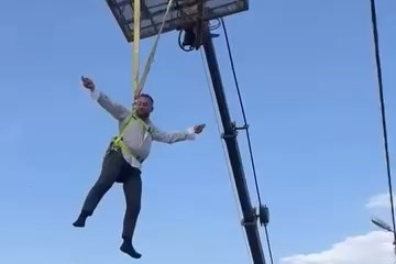 Bursa'da damadı vinçte sallandırdılar