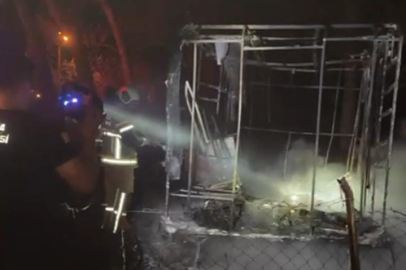 Bursa'da park halindeki karavan kül oldu