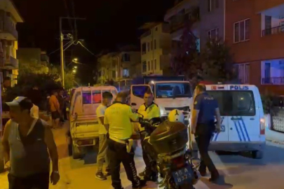 Kamyonetle kaçtı, polis arabasına çarptı