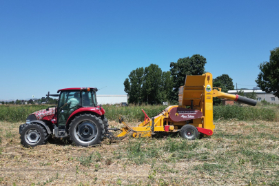Kuru Fasulye Hasat Makinesi İnegöl tarlalarında mesaiye başladı