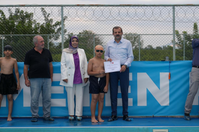 Gürsulu küçük yüzücüler sertifikalarını aldı