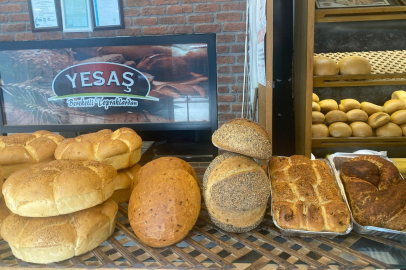 Yenişehir’de domatesli ekmek üretildi