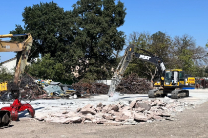 Alaaddinbey’de kaçak yapılara temelden müdahale