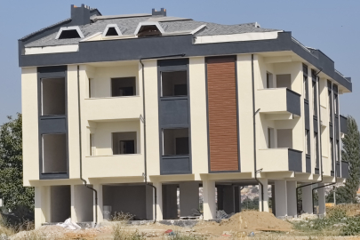 Havalandırma boşluğuna düşen işçisi ağır yaralandı