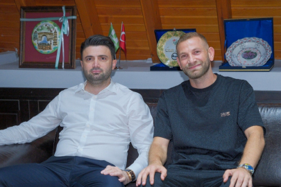 Bursaspor Sedat Cengiz ile yollarını ayırdı