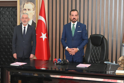 Kürşad Zorlu'dan Özgür Özel'e gönderme: "Sayın Özel balıkçılığı önemsiyorsa İzmir Körfezi'ne gidip bir baksın"