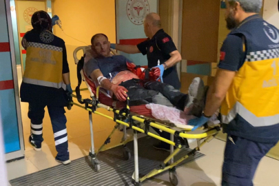 Kızlara sataştığı öne sürülen şahıs bıçaklanarak darp edildi