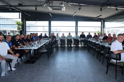 Nilüfer Belediyespor Kulübü Bursa voleyboluna yön verenlerle buluştu