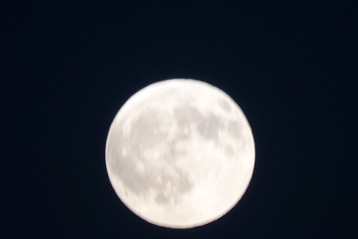 82 dakika sürecek "Kanlı Ay" tutulması başladı