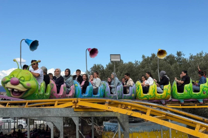 İznik'te engelli öğrenciler, lunaparkta gönüllerince eğlendi
