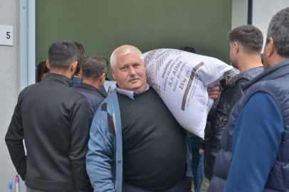 Büyükşehir'den çiftçilere tohum desteği