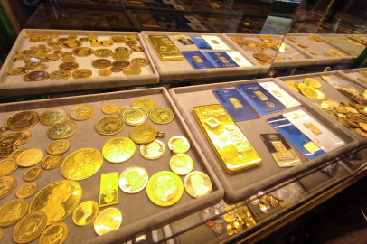 Altın piyasasında tarihi zirve: Ons 5.000 Doları aştı!