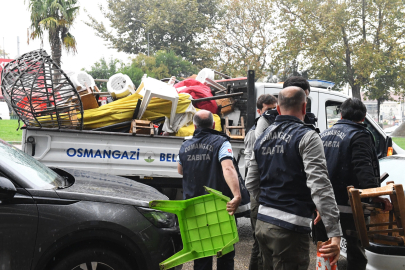 Osmangazi'de işgal edilen kaldırım ve yollar temizlendi