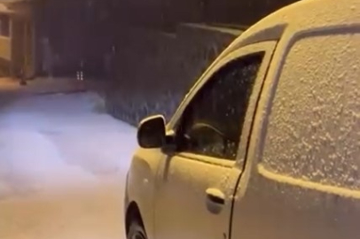 Uludağ'da kar yağışı etkili oluyor