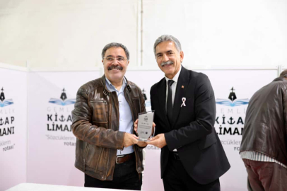 Ahmet Ümit, Gemlik Kitap Limanı’nda okurlarıyla buluştu