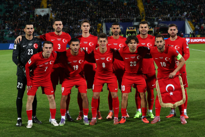 Hakan Çalhanoğlu 100. kez milli formayı giydi