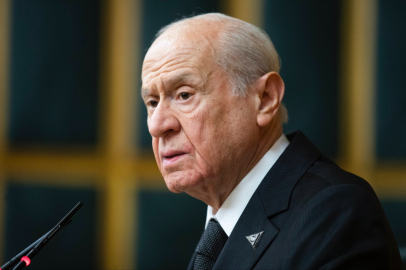 MHP Lideri Bahçeli'nin grup toplantısında taktığı rozet ve yüzük dikkat çekti