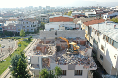 Osmangazi Belediyesinden ruhsatsız katlara müdahale
