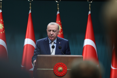 Erdoğan: "Türkiye Yüzyılı'nın temellerini 2025'te sağlamlaştırdık"