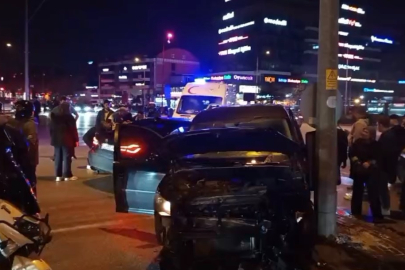 Bursa’da gece saatlerinde korkutan kaza: 3 kişi yaralandı