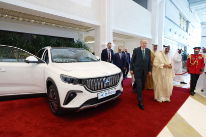 Erdoğan, Kuveyt Emiri es-Sabah'a Togg aracı hediye etti