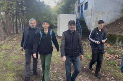 Bursa'da 4 kafadarın kestane keyfi mahsur kalmalarıyla son buldu