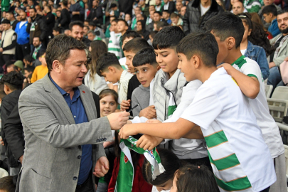 Bursaspor tribünleri çocuklarla şenlendi