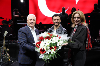 Bursa'da Buray'la 'Cumhuriyet' coşkusu