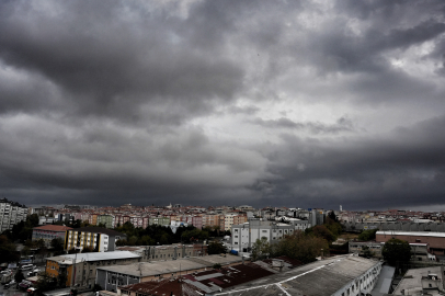 İstanbul'un üzerine kara bulutlar çöktü