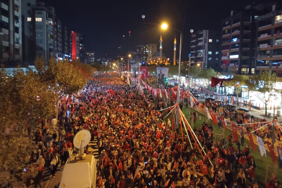 Bursa’da Cumhuriyetin 102. yılına görkemli kutlama